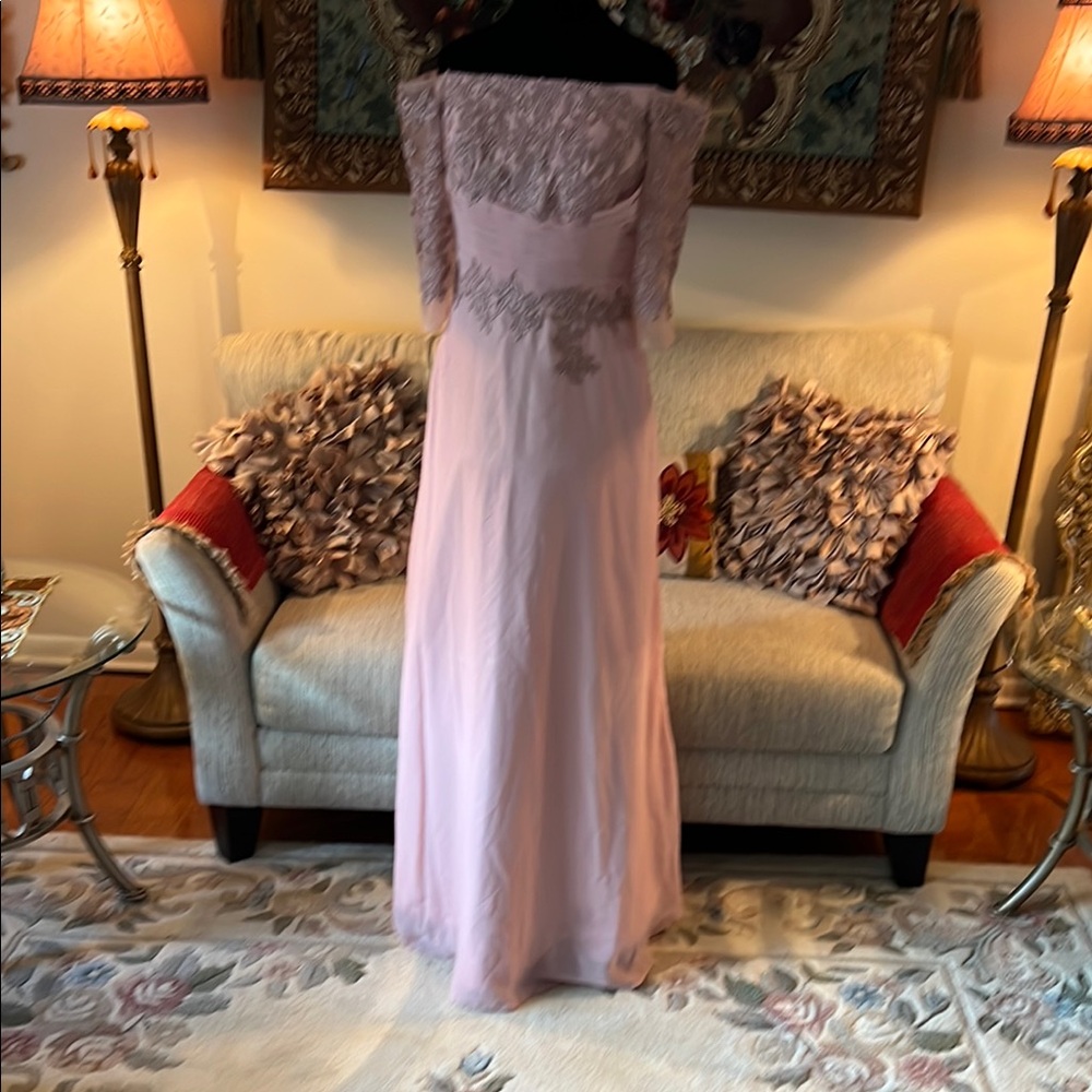 Elegant Formal Pink Lace Evening Gown